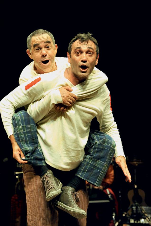 Fernando Sampaio e Domingos Montagner na comédia Mistero Buffo Fernando Sampaio e Domingos Montagner na comédia Mistero Buffo