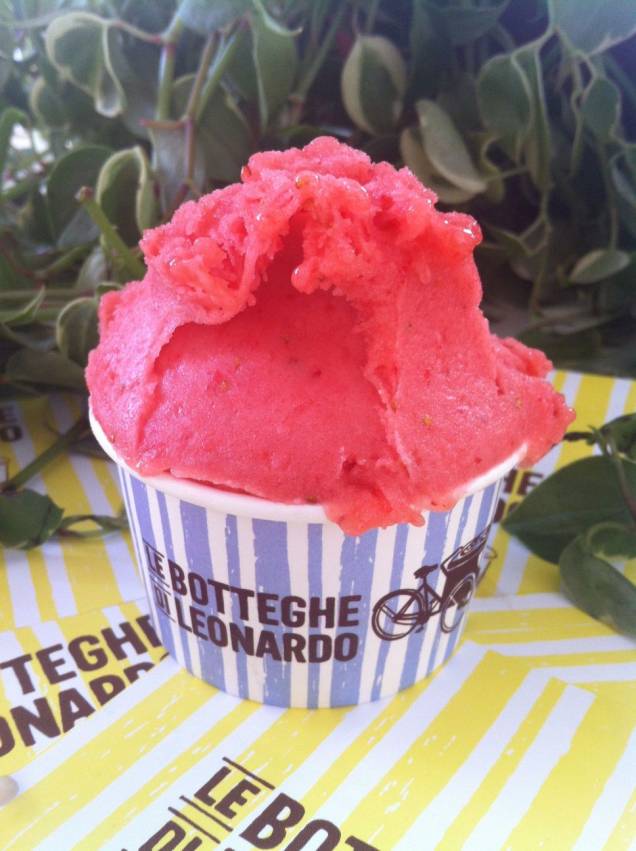 Le Botteghe di Leonardo: gelato de morango custa de 7 a 14 reais Le Botteghe di Leonardo: gelato de morango custa de 7 a 14 reais