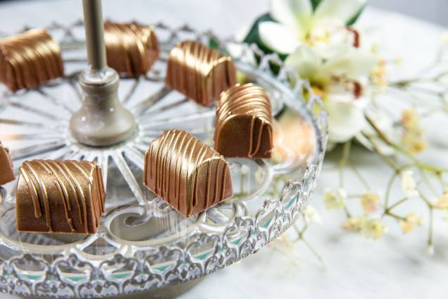 Bombom de praliné crocante de avelã Bombom de praliné crocante de avelã