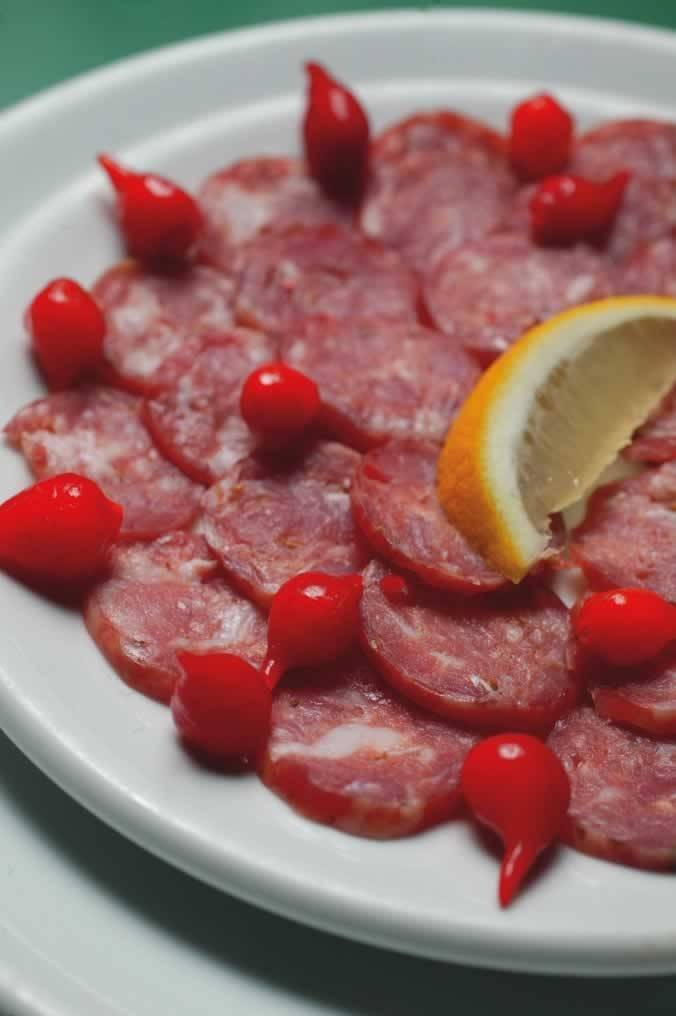 Para escoltar a cerveja: linguiça defumada Para escoltar a cerveja: linguiça defumada