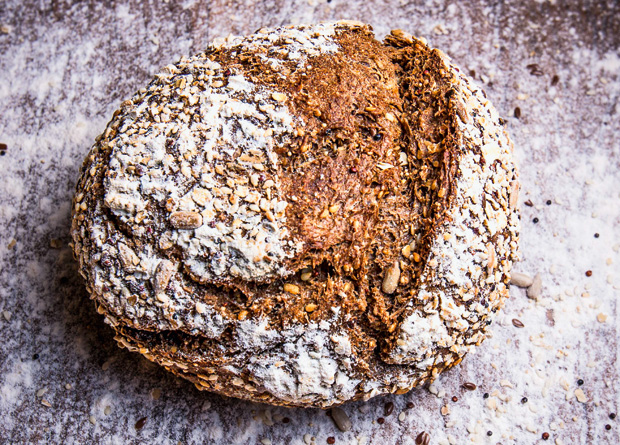 Alemão: feito com farinha 100% integral Alemão: feito com farinha 100% integral