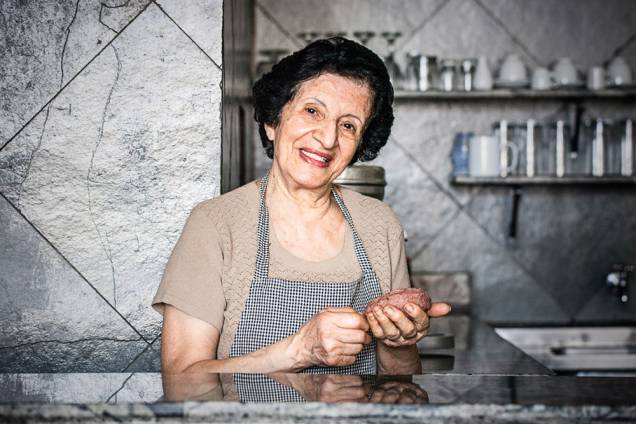 Personalidade Gastronômica: Alice Maatouk não desgruda do fogão um único dia Personalidade Gastronômica: Alice Maatouk não desgruda do fogão um único dia