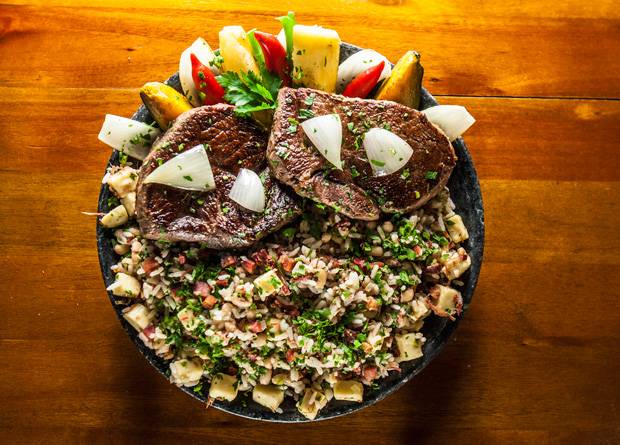 Só nos fins de semana: baião de dois com carne de sol