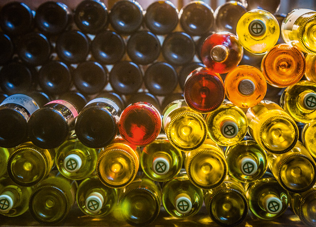 A seleção de vinhos do restaurante tem 400 rótulos de dezoito países A seleção de vinhos do restaurante tem 400 rótulos de dezoito países