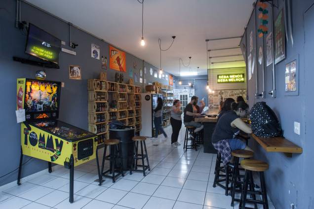 O misto de bar e empório de jeitão hipster O misto de bar e empório de jeitão hipster