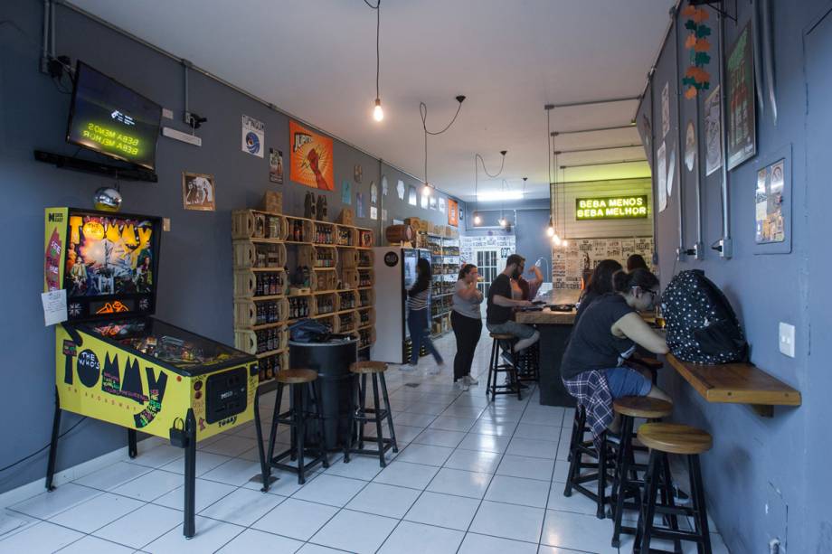 O misto de bar e empório de jeitão hipster O misto de bar e empório de jeitão hipster