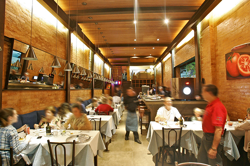 O espaçoso salão: agora mais bonito O espaçoso salão: agora mais bonito