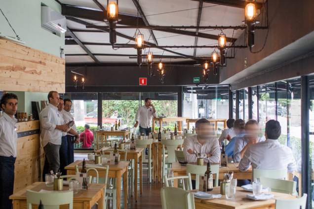 Irmão do Tasca da Esquina, este endereço tem ambiente mais informal Irmão do Tasca da Esquina, este endereço tem ambiente mais informal