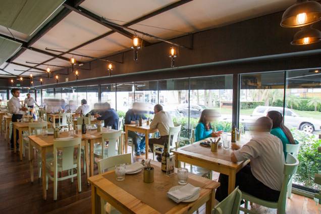 Irmão do Tasca da Esquina, este endereço tem ambiente mais informal Irmão do Tasca da Esquina, este endereço tem ambiente mais informal