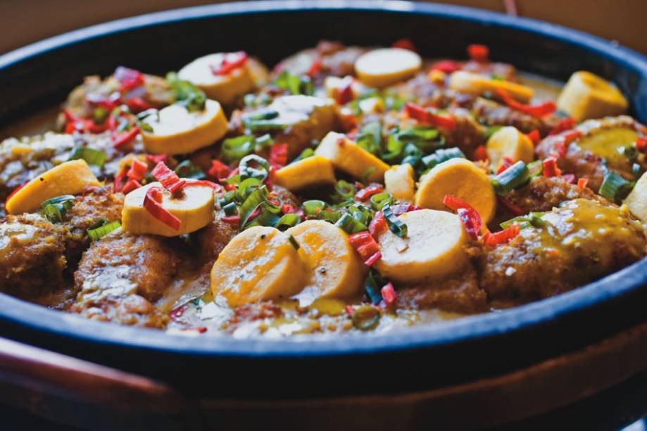 Badejo ao curry picante com banana: uma das boas pedidas Badejo ao curry picante com banana: uma das boas pedidas