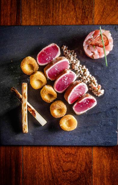 Novas criações: atum com vinagrete de quiabo Novas criações: atum com vinagrete de quiabo