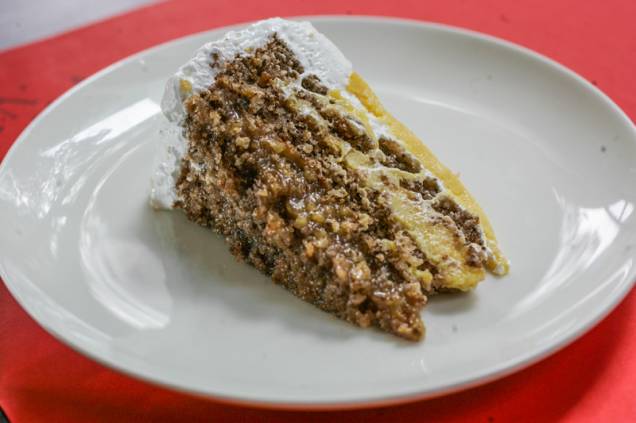 Fatia de bolo de nozes Fatia de bolo de nozes