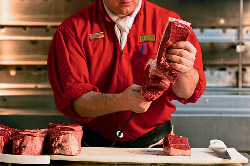 Montagem do espeto de picanha Montagem do espeto de picanha