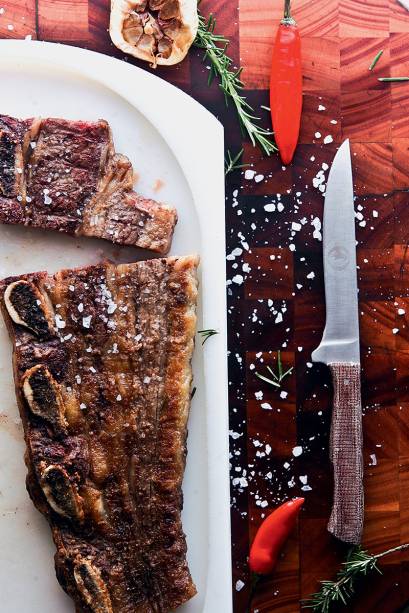 Assado de tira: uma das opções do rodízio do Vento Haragano Assado de tira: uma das opções do rodízio do Vento Haragano