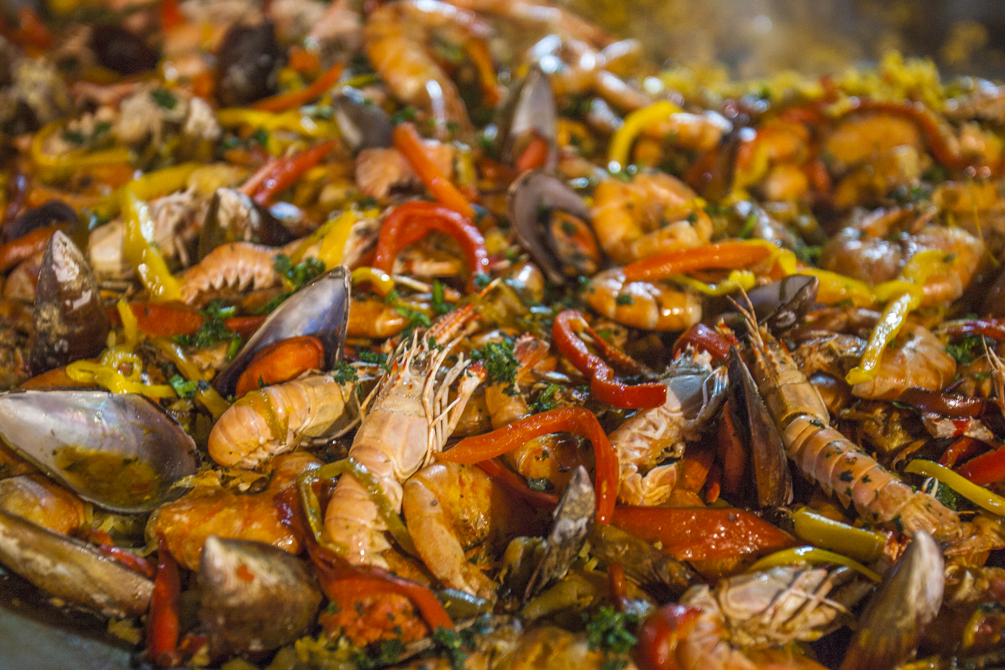 Paella: montada no tacho de 1,2 metro de diâmetros