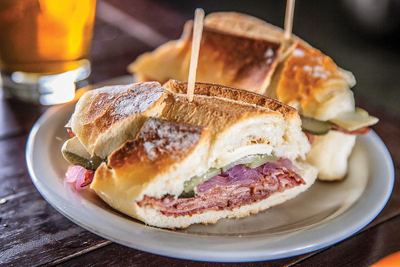 Lanche de língua bovina Lanche de língua bovina