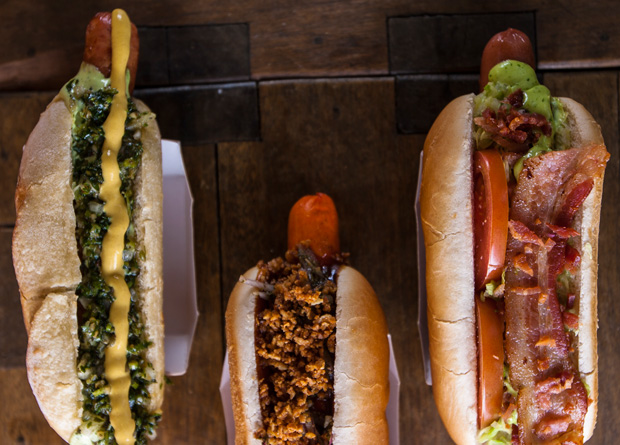 Entre as opções estão o choripan, texas e BLT Entre as opções estão o choripan, texas e BLT