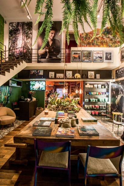 Arte e História: Fotografias por Christian Cravo e livros dão graça à primeira loja Arte e História: Fotografias por Christian Cravo e livros dão graça à primeira loja