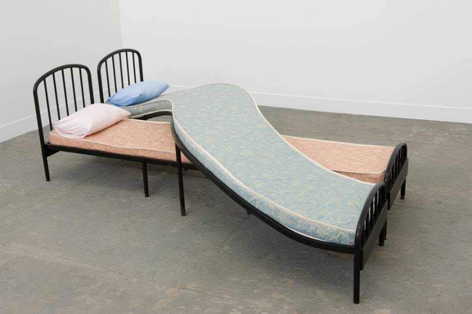 As obras do coletivo Los Carpinteros utilizam o bom humor para fazer críticas ácidas à política e à sociedade As obras do coletivo Los Carpinteros utilizam o bom humor para fazer críticas ácidas à política e à sociedade