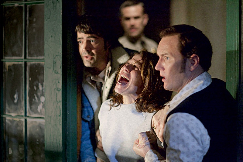 Invocação do Mal: Roger, Carolyn e Ed, clima sinistro Invocação do Mal: Roger, Carolyn e Ed, clima sinistro