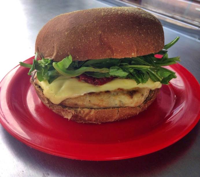 Dedê Food Truck: hambúrguer para embalar as compras Dedê Food Truck: hambúrguer para embalar as compras