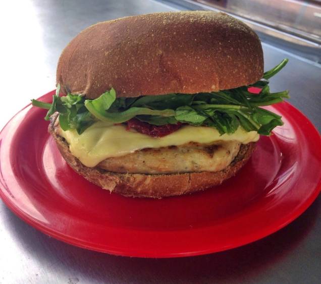 Dedê Food Truck: hambúrguer para embalar as compras Dedê Food Truck: hambúrguer para embalar as compras