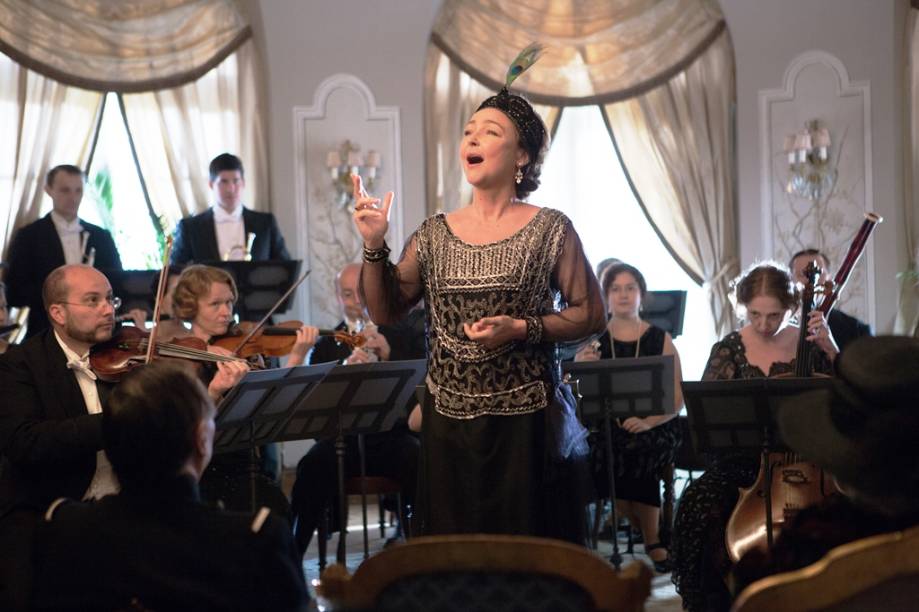 Marguerite: apaixonada por ópera e muito desafinada, Marguerite sonha em cantar diante de um público de verdade na Ópera Nacional Marguerite: apaixonada por ópera e muito desafinada, Marguerite sonha em cantar diante de um público de verdade na Ópera Nacional