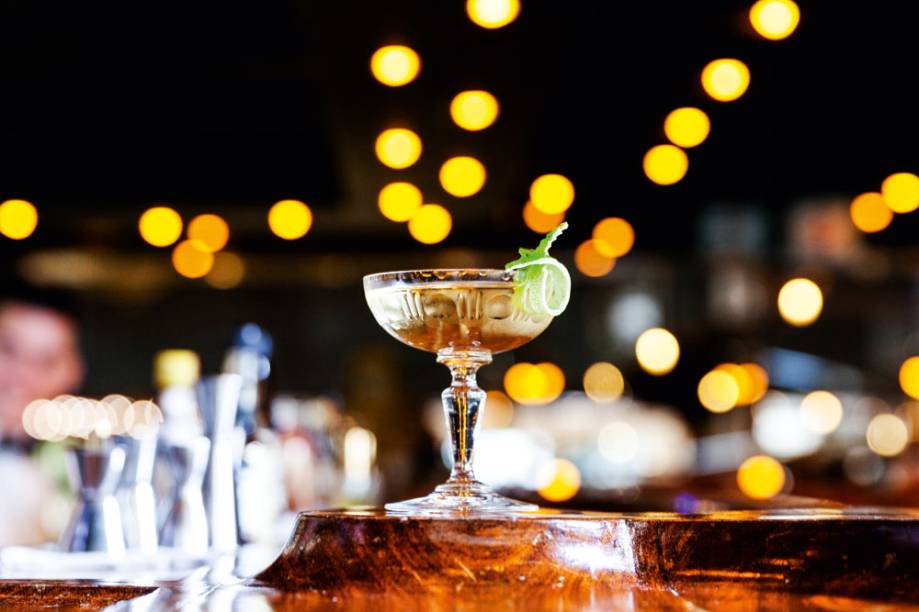 Marguerite, martíni de gim, vermute Noilly Prat e bitters aromáticos Marguerite, martíni de gim, vermute Noilly Prat e bitters aromáticos