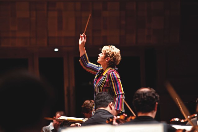 Maestrina Marin Alsop: titular abre a temporada 2013 da Osesp Maestrina Marin Alsop: titular abre a temporada 2013 da Osesp