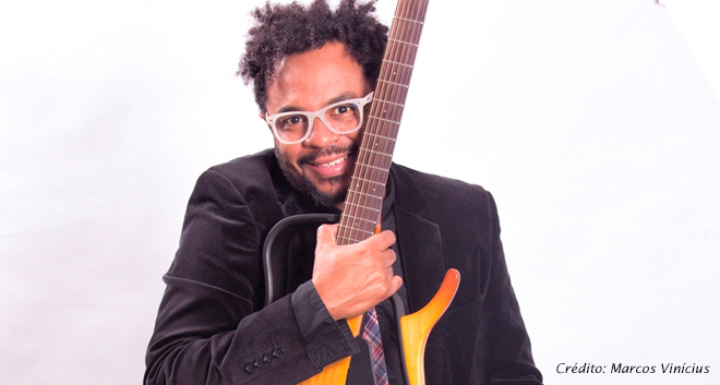 Marcelo Marrom: música, improviso e stand-up Marcelo Marrom: música, improviso e stand-up