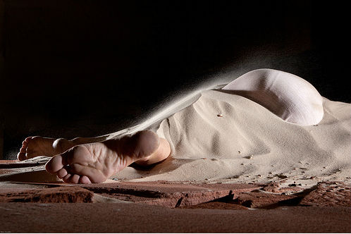 O espetáculo Vestigios, da coreógrafa e bailarina Marta Soares O espetáculo Vestigios, da coreógrafa e bailarina Marta Soares