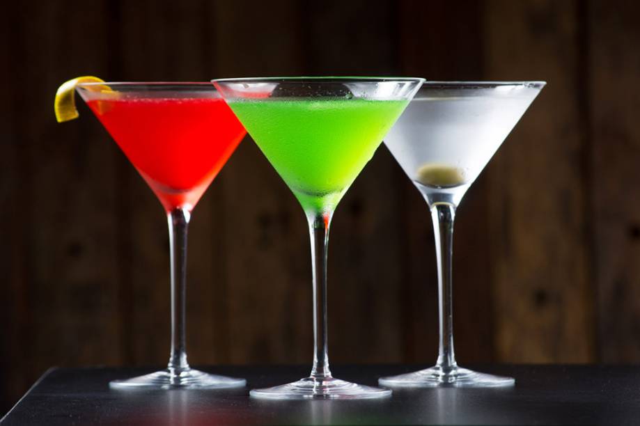 Martínis preparados pelo barman Kascão Oliveira Martínis preparados pelo barman Kascão Oliveira