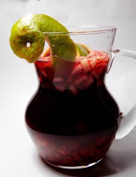 Sangria: refrescante mistura de frutas e vinho Sangria: refrescante mistura de frutas e vinho
