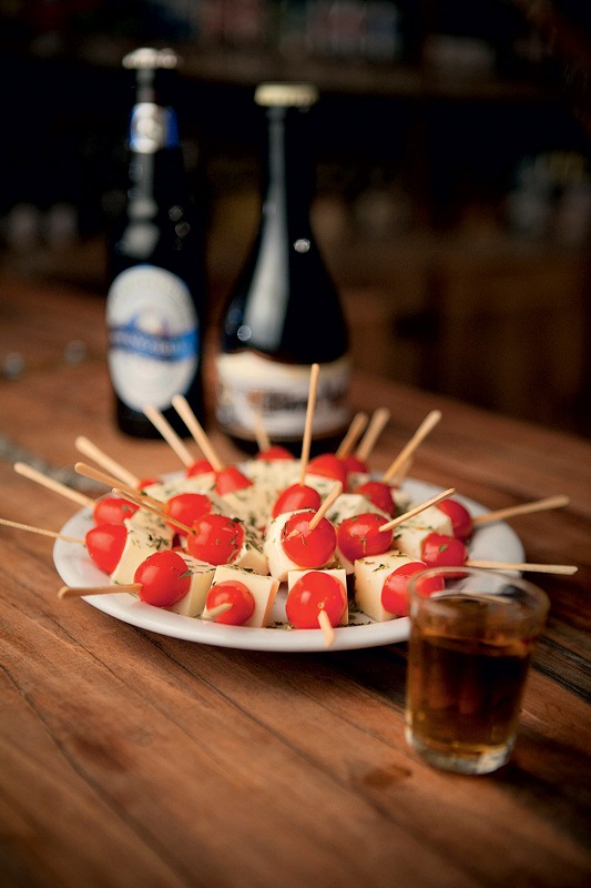 Queijo da Canastra com tomate Queijo da Canastra com tomate