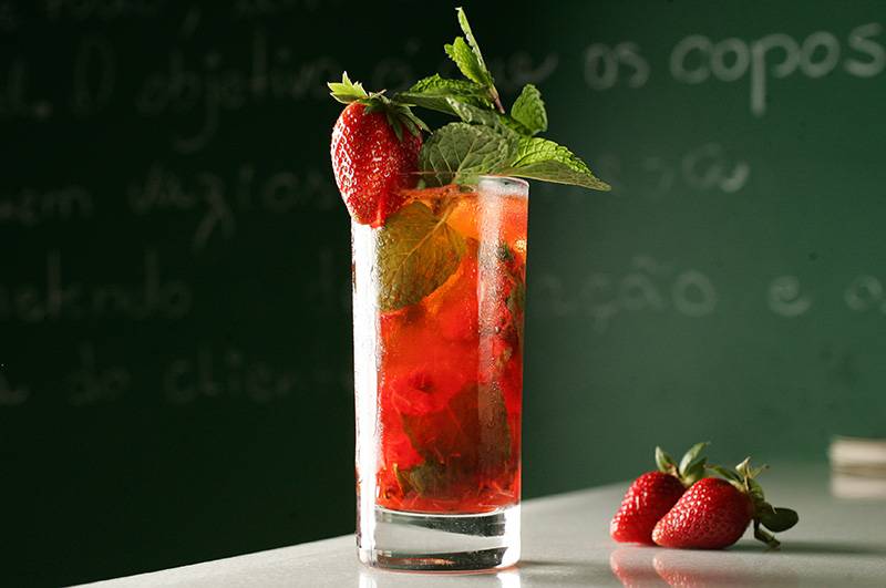 O mojito, acrescido de morango O mojito, acrescido de morango