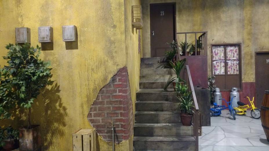 Ninguém precisa de um beliscão para dar uma chorada nessa parede Ninguém precisa de um beliscão para dar uma chorada nessa parede