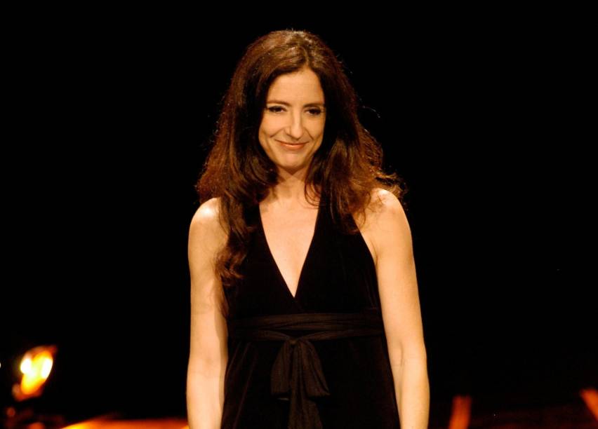 Em um roteiro informal, Clarice Niskier divide questionamentos com a plateia Em um roteiro informal, Clarice Niskier divide questionamentos com a plateia