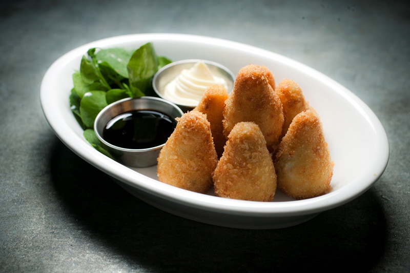 As coxinhas de siri, bem cremosas As coxinhas de siri, bem cremosas