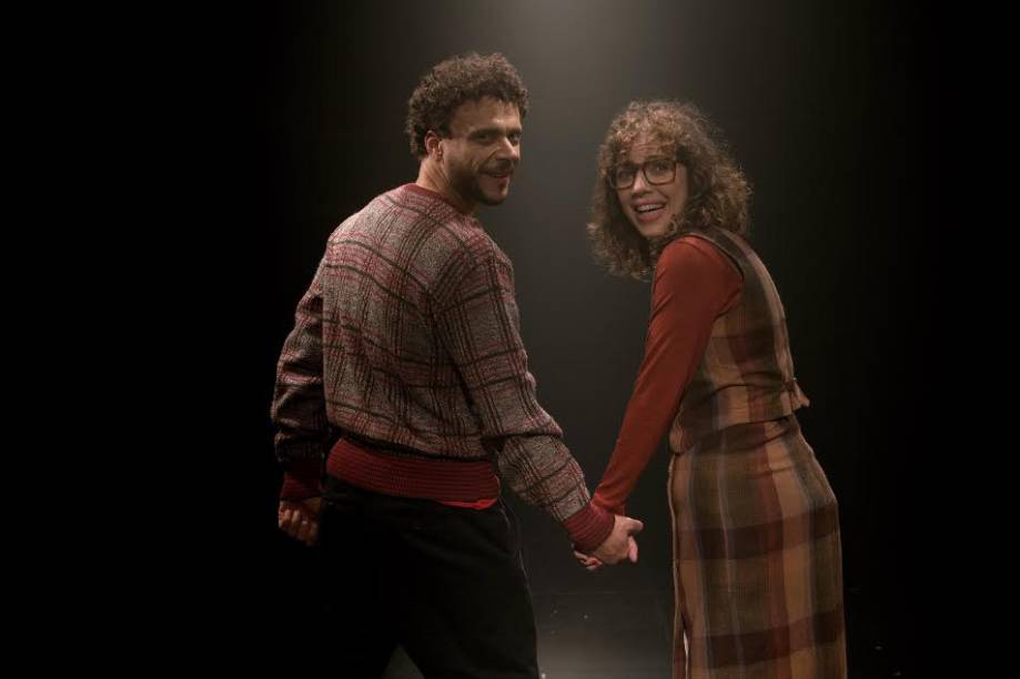 Victor Bittow e Flavia Strongolli: traídos pelo pensamento Victor Bittow e Flavia Strongolli: traídos pelo pensamento