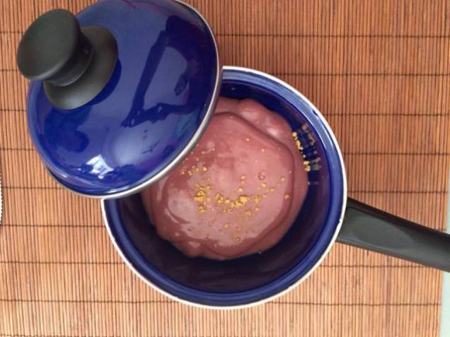 Bistrô Dedo de Moça: panelinha de brigadeiro de açaí Bistrô Dedo de Moça: panelinha de brigadeiro de açaí