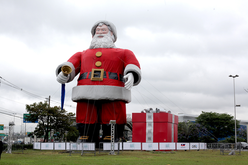 Maior Papai Noel do mundo: boneco foi certificado pelo Guinness World Records Maior Papai Noel do mundo: boneco foi certificado pelo Guinness World Records