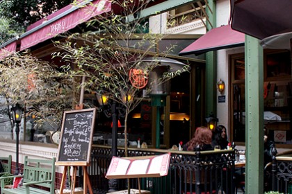 Fachada do bistrô Paris 6 Fachada do bistrô Paris 6