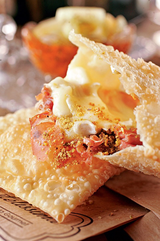 Pastel de presunto cru, brie e pistache Pastel de presunto cru, brie e pistache