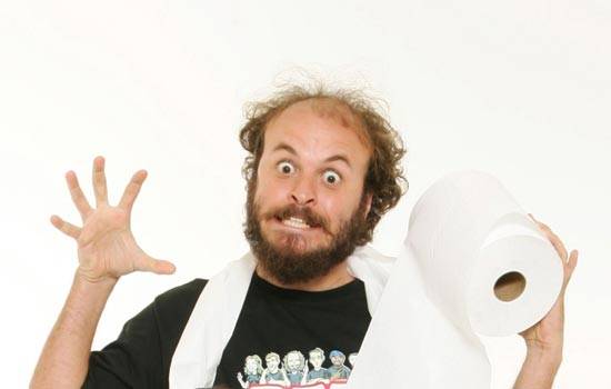 Paulinho Serra em Pedaços: ator apresenta show de stand-up comedy Paulinho Serra em Pedaços: ator apresenta show de stand-up comedy