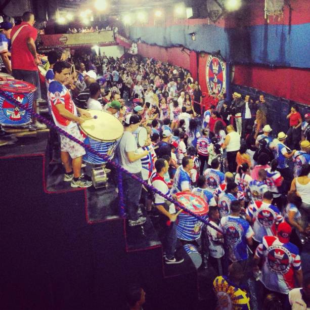 Ensaio na escola de samba Pérola Negra Ensaio na escola de samba Pérola Negra