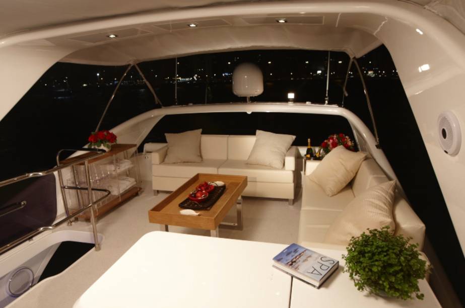 Phantom 620: amplo espaço interno garante conforte aos passageiros Phantom 620: amplo espaço interno garante conforte aos passageiros