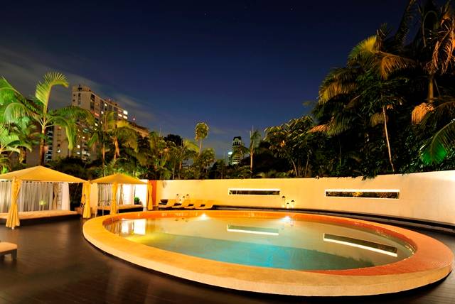 Piscina do Tivoli: cenário da festa de Réveillon do Bistrô