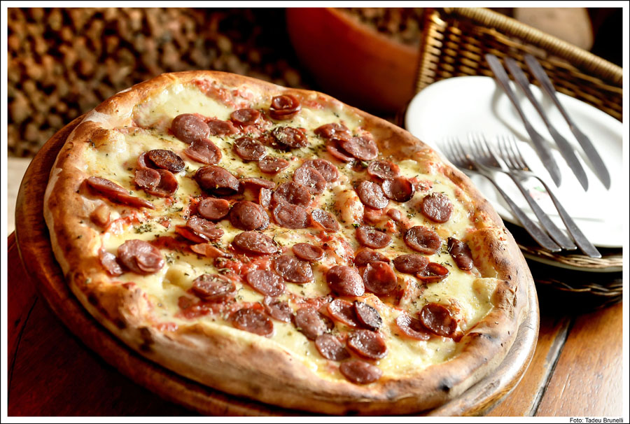 Pizza de calabresa, da Bros Pizza de calabresa, da Bros