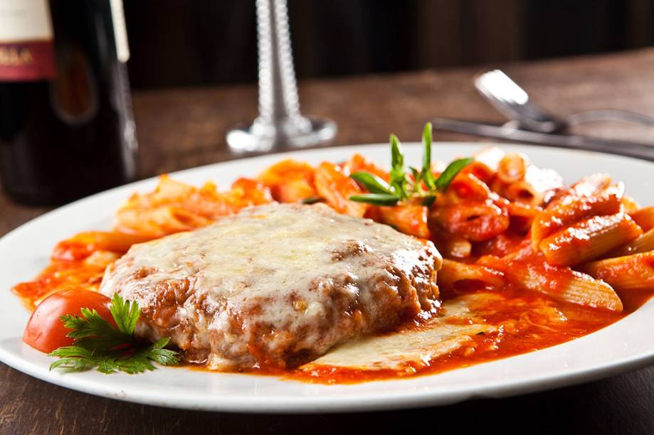 Polpettone recheado de mussarela Polpettone recheado de mussarela