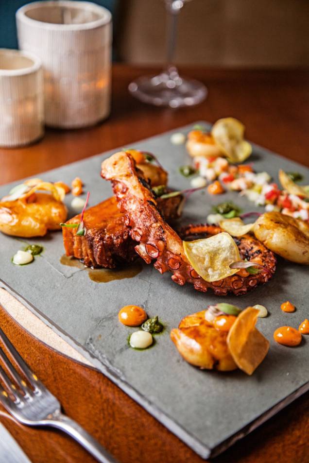 Polvo e pancetta grelhados com batata ao murro Polvo e pancetta grelhados com batata ao murro